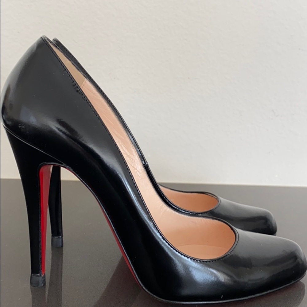 Louboutin glazed calfskin pumps